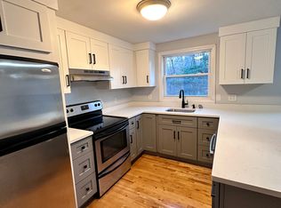 36 Tenney Rd APT 3, Sandown, NH 03873
