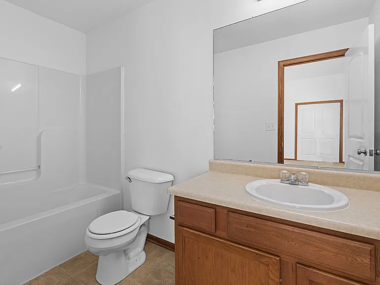 2810 SW Reunion Dr — Photo 8