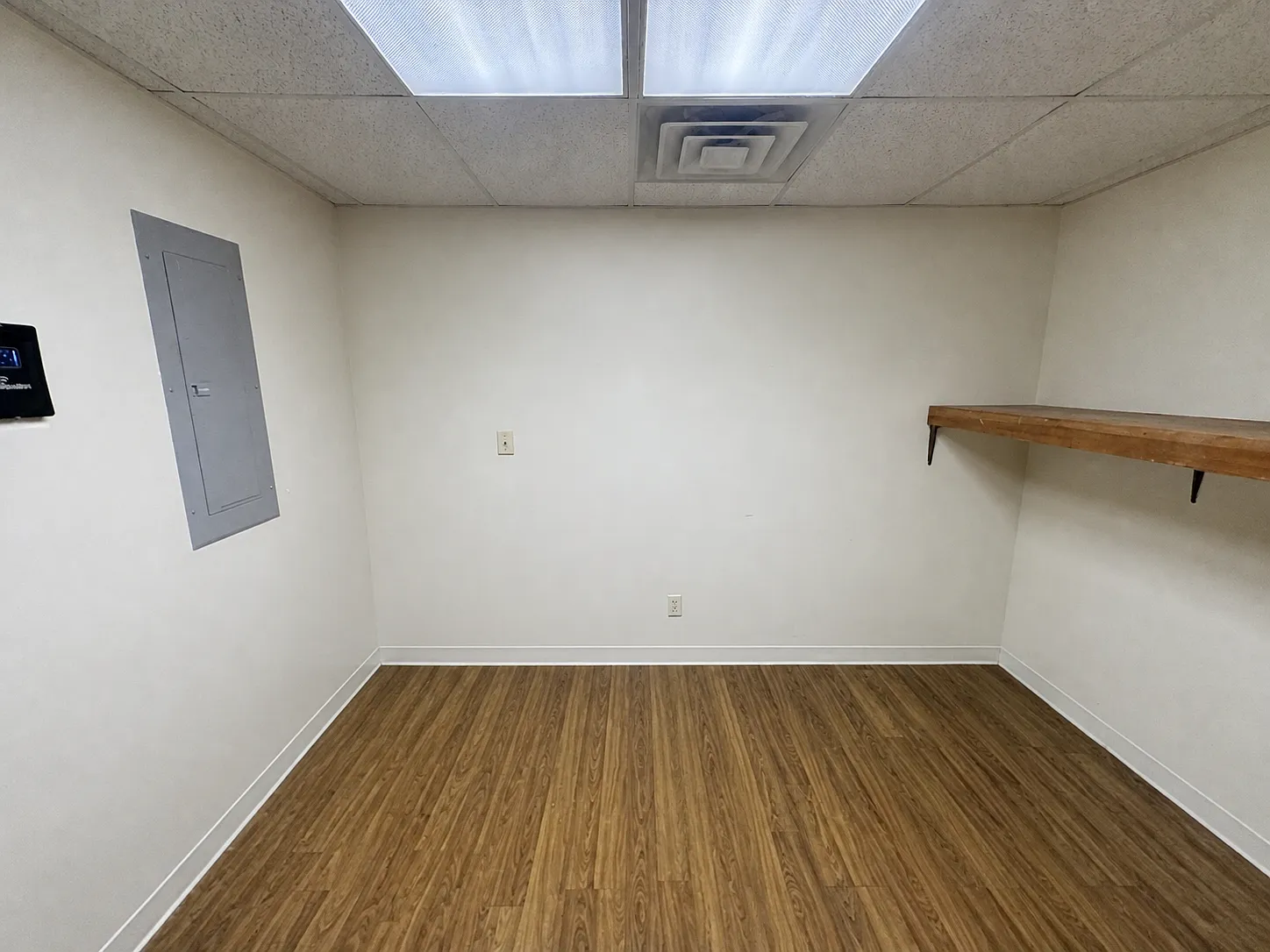23 Baker Dr. - Office 5 — Photo 2