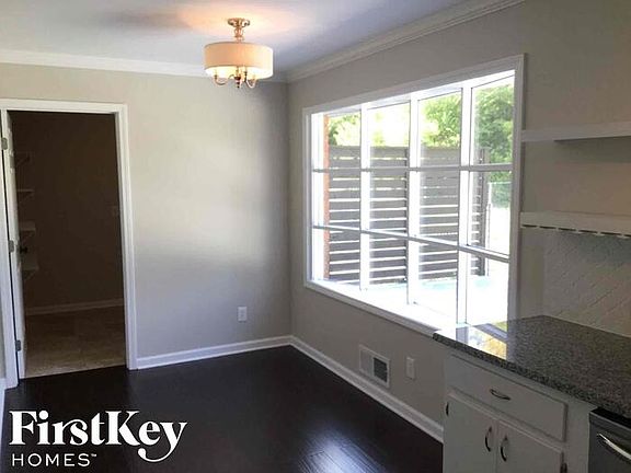 4th image of 2852 Skyland Dr