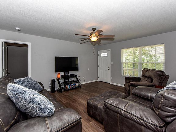5th image of 5221 Oakhill Dr