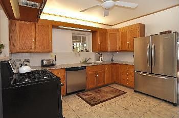 4th image of 1011 W Upsal St