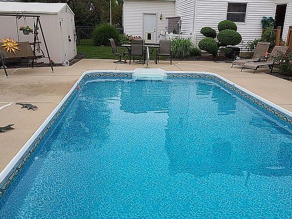 New pool liner