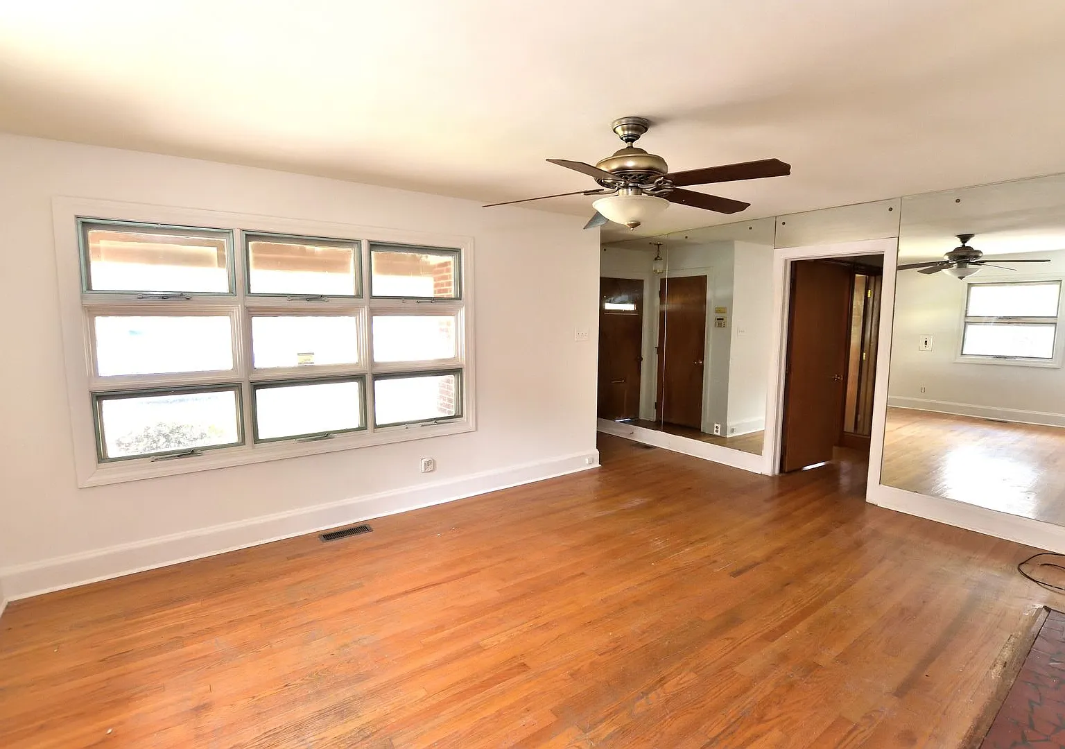 329 Myrtle Avenue — Photo 3