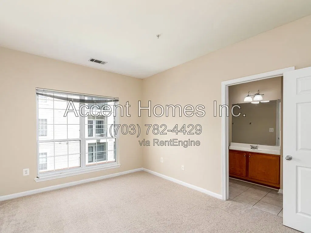 4862 Eisenhower Ave — Photo 2