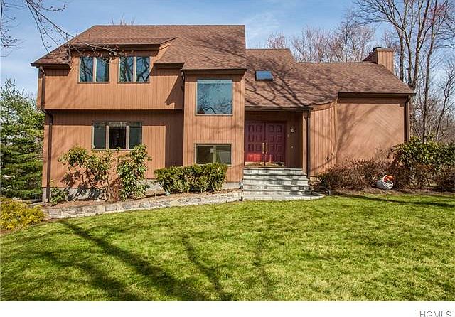 1st image of 31 Crestview Dr