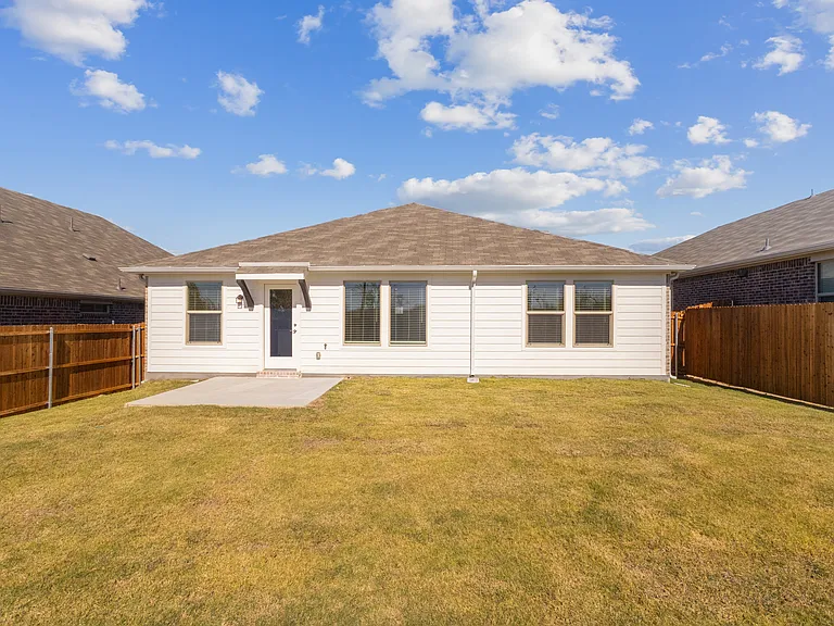6649 Valley Lake Ln — Photo 22