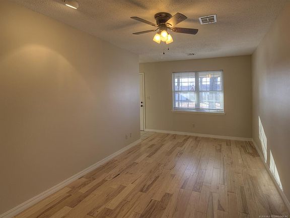 5th image of 1110 W 15th St