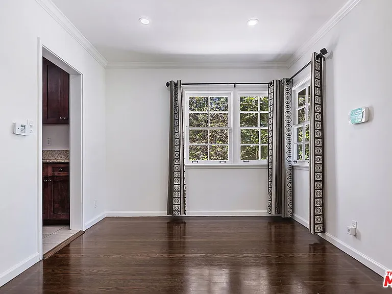 2519 S Bentley Ave — Photo 10