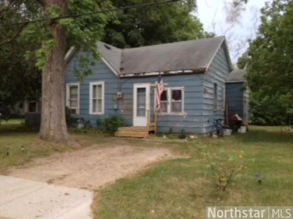 200 11th St SW, Little Falls, MN 56345