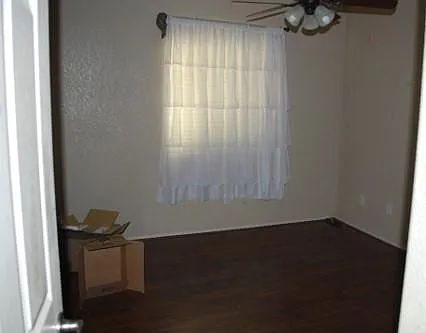 10184 E 37th Pl — Photo 3