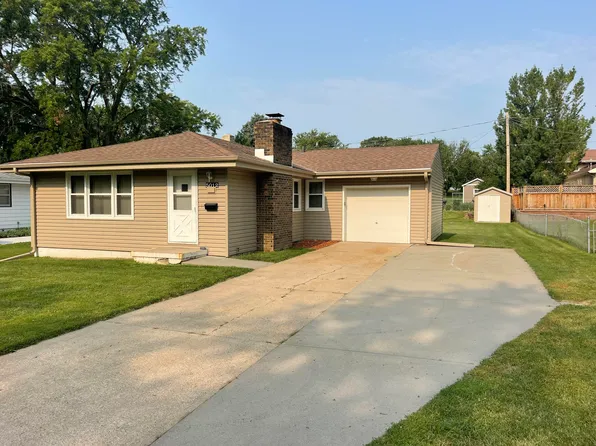 5012 S 130th St, Omaha, NE 68137