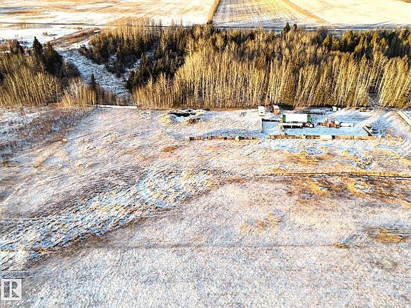 3rd image of Township 550 Rural