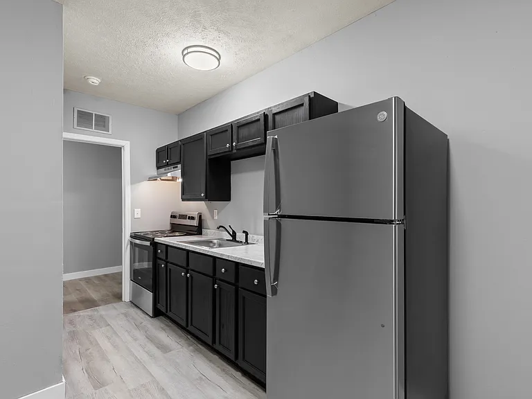 Brookhaven Apartments — Photo 12