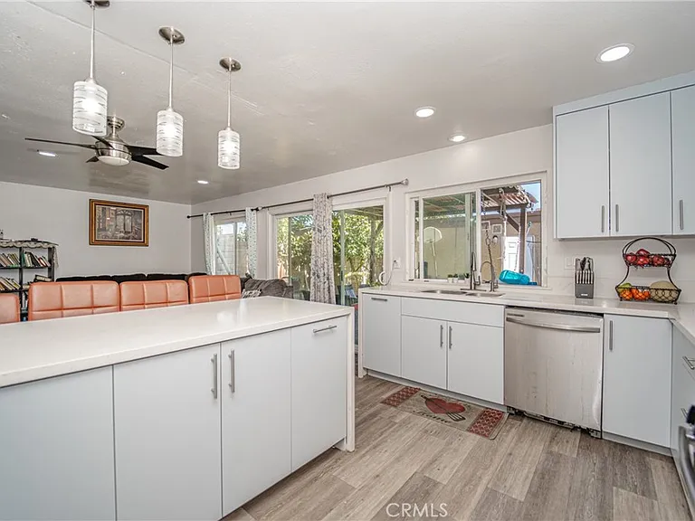 11321 Hart Way — Photo 12
