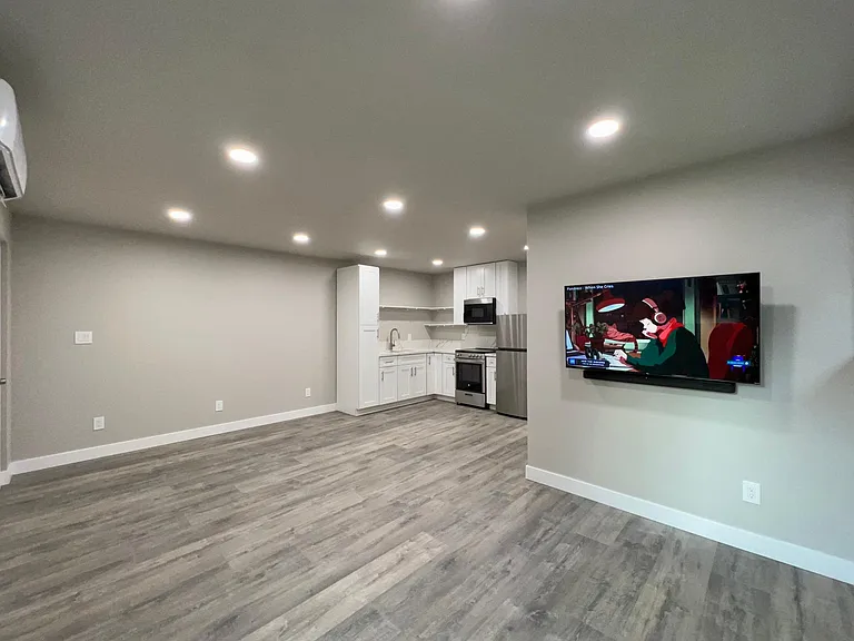 5799 Callister Ave — Photo 3