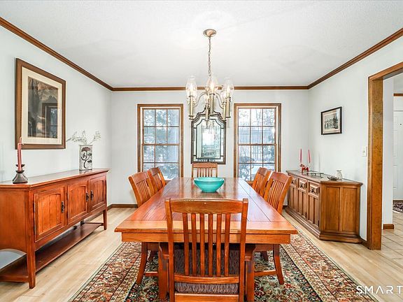 4th image of 185 Quaker Farms Road