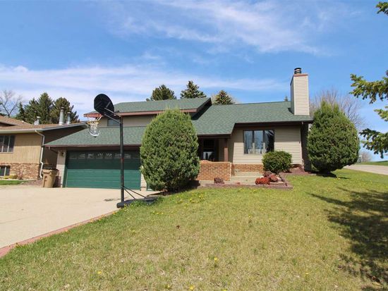 2500 Bel Air Dr Minot Nd 58703 Zillow