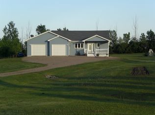 1036 45th Ave NE, Minot, ND 58703