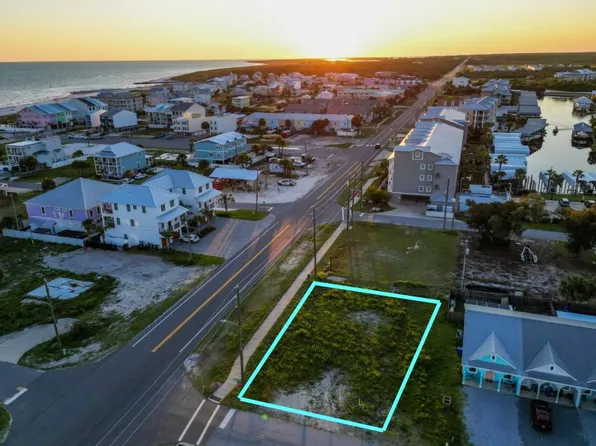 101 35th St, Mexico Beach, FL 32456