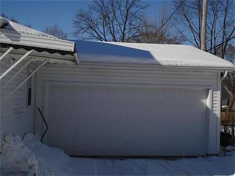 2nd image of 911 Sheridan Dr