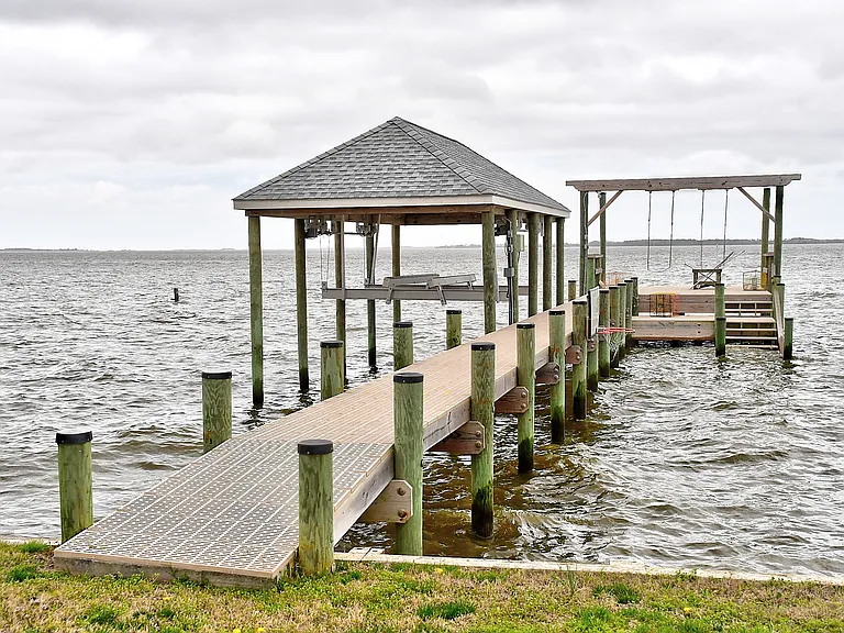 Boatlift, Pier, Dock, Waterfront