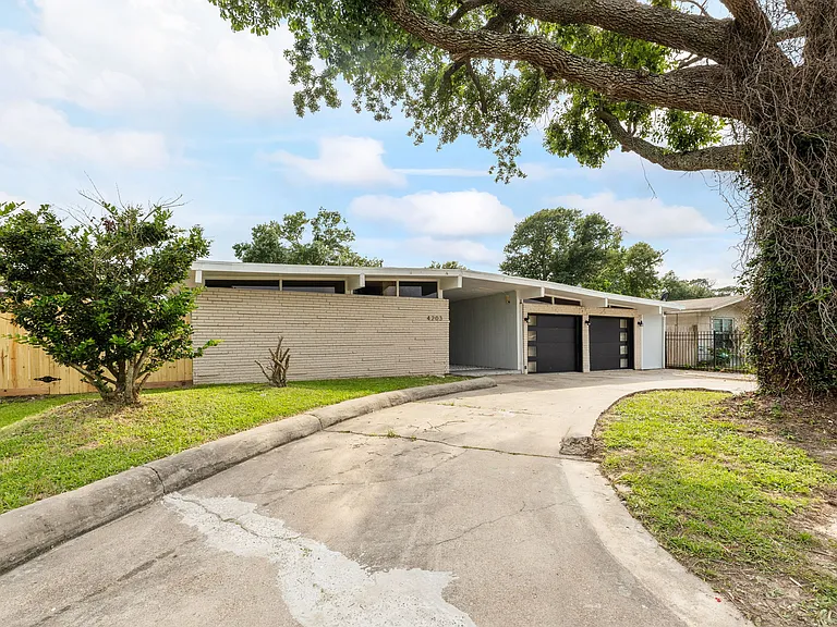 4203 Philmont Ave — Photo 47