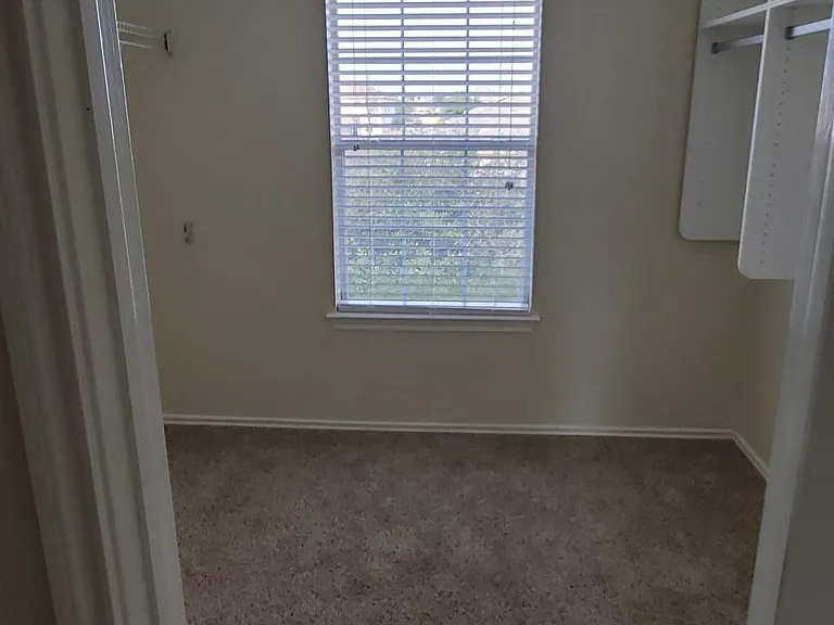 105 Wegstrom St — Photo 14