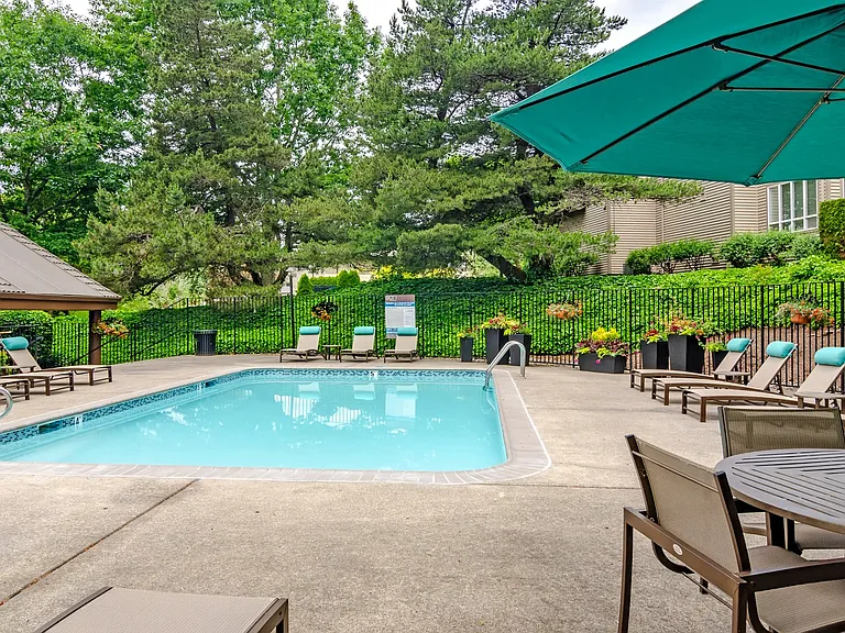 Haven Lake Oswego | Pool