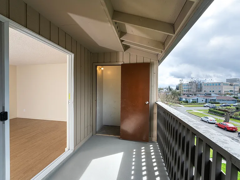 Experience the perfect blend of indoor-outdoor living with this bright balcony space. Experience the perfect blend of indoor-outdoor living with this bright balcony space.