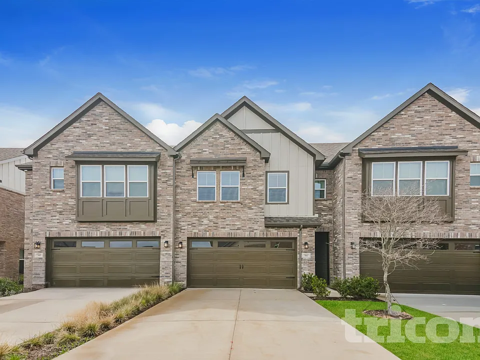 5464 Sandstone Dr