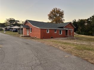 600 W Carver St, Ozark, AR 72949