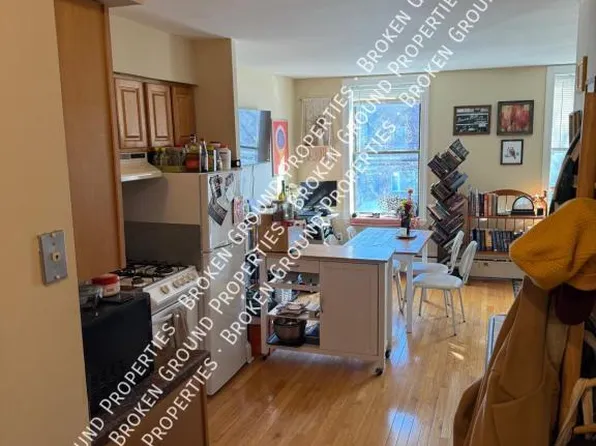 1176 S 11th St #2, Philadelphia, PA 19147
