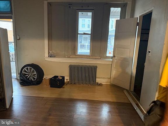 3rd image of 1648 Pratt St