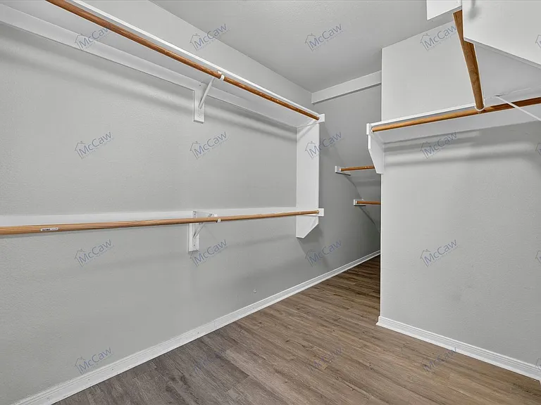 333 Stately Oak Ln — Photo 20