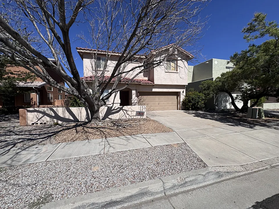 7039 Casa Elena Dr NE