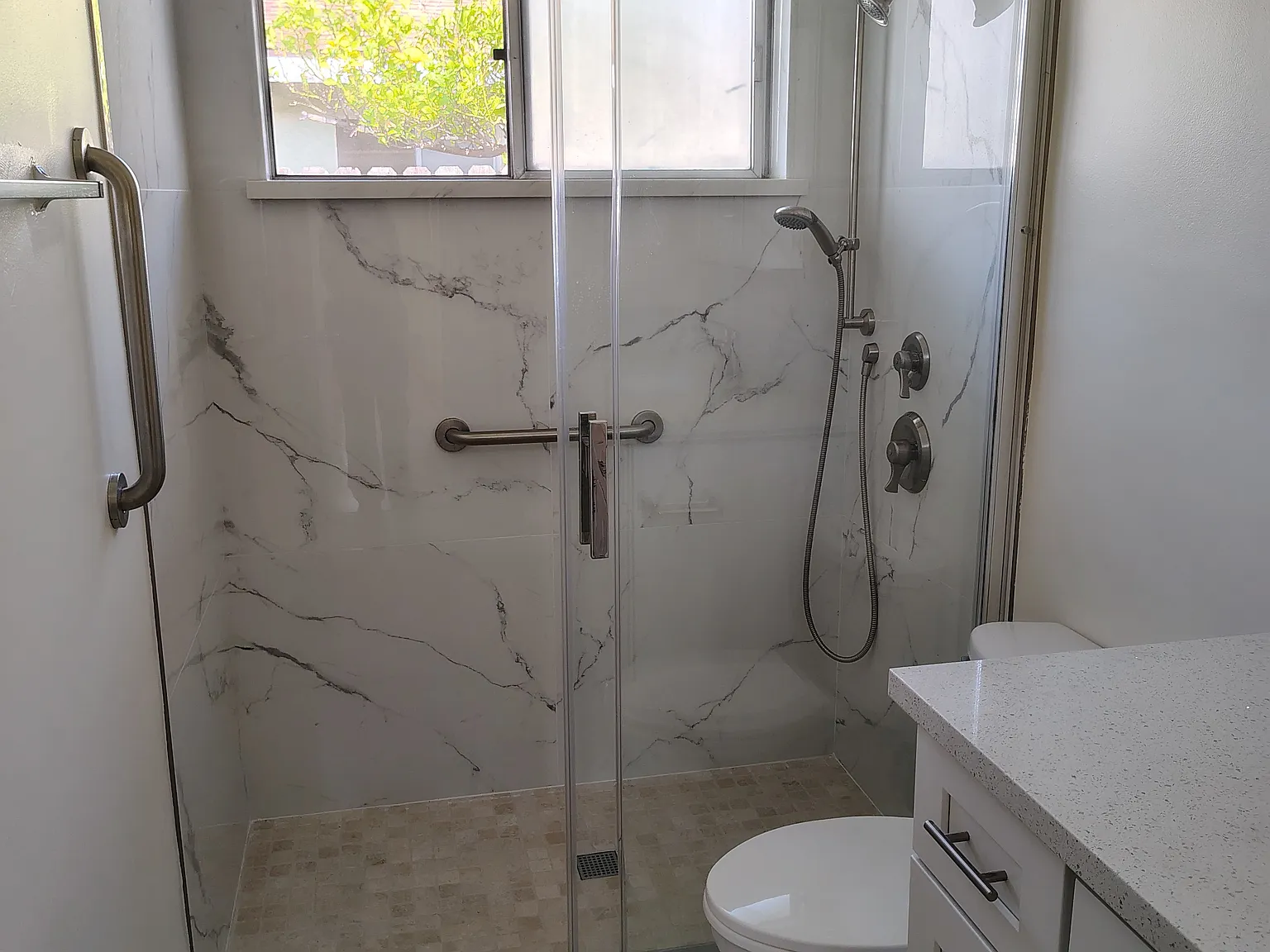 2 bed, $2,290 — Photo 4
