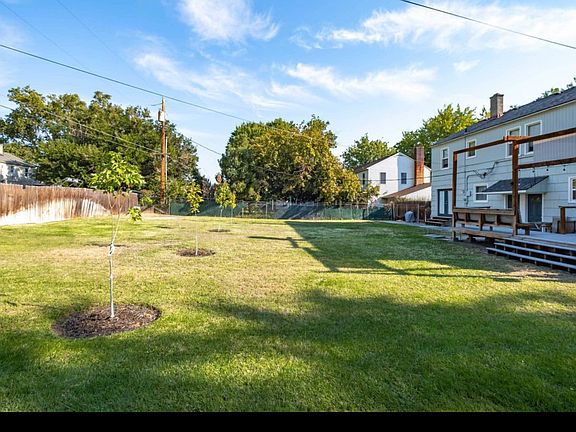 3rd image of 1009 McPherson Ave