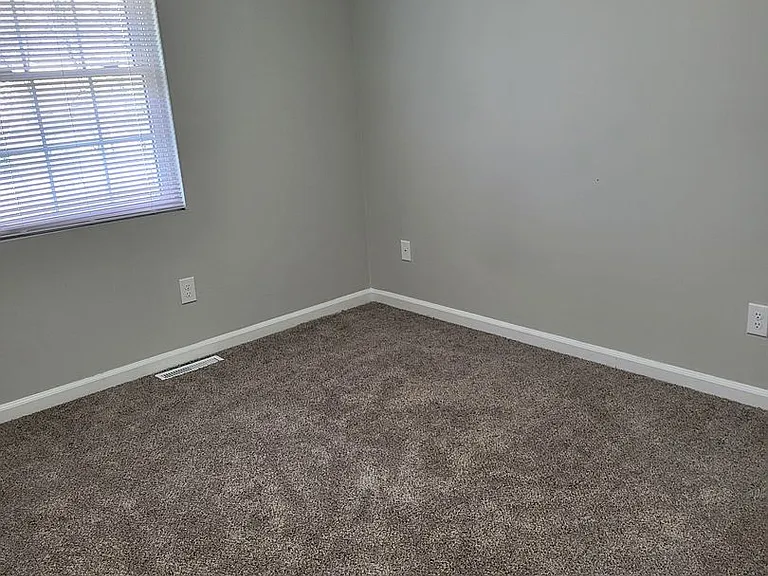 102 Barnes Ln — Photo 7