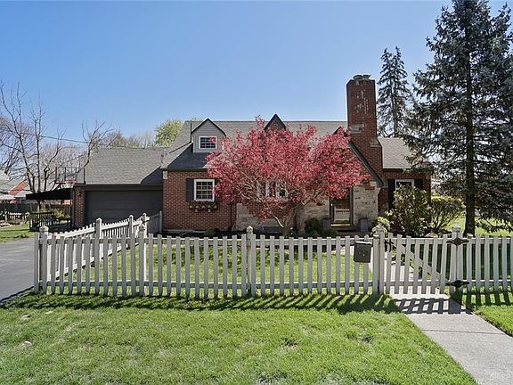 2nd image of 1120 Delaine Ave