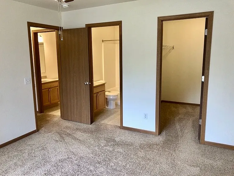 9086 N Main St #10 — Photo 6