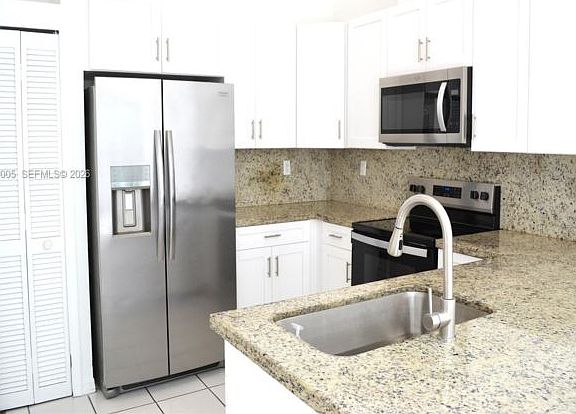 4th image of 8328 SW 163rd Ave