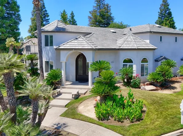 10725 N Clear Lake Ln, Fresno, CA 93730