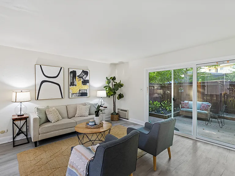 1470 Creekside Dr #17 — Photo 4