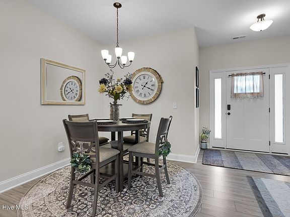 4th image of 112 Persimmon Drive