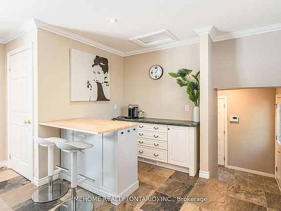 5th image of 16 Abbottswood Rd