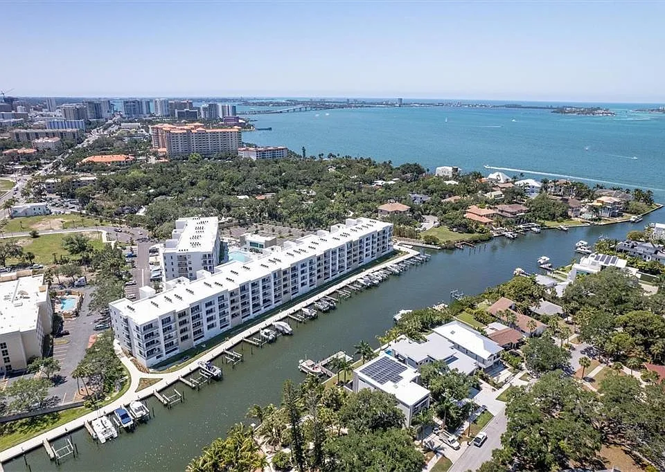 1709 N Tamiami Trl #201