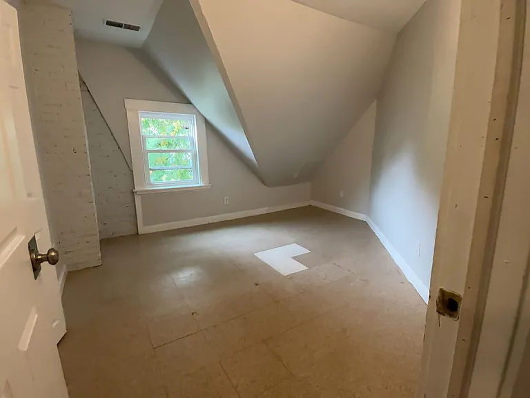 345 Bay St — Photo 10