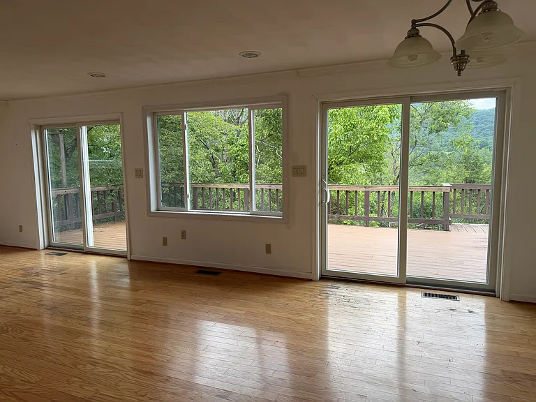 1422 Catawba Rd — Photo 6