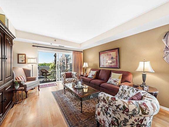 3rd image of 440 W Mahogany Ct Unit 609